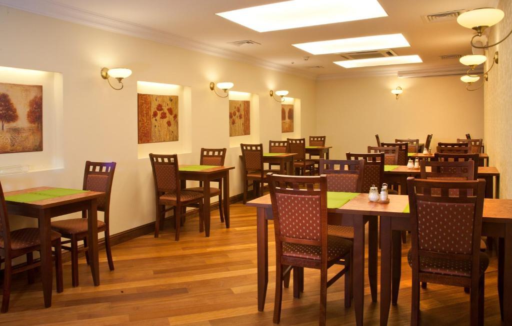 Kobza Haus Old Town Bed & Breakfast กดัญสก์ ภายนอก รูปภาพ