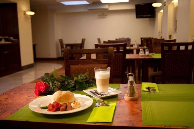 Kobza Haus Old Town Bed & Breakfast กดัญสก์ ภายนอก รูปภาพ